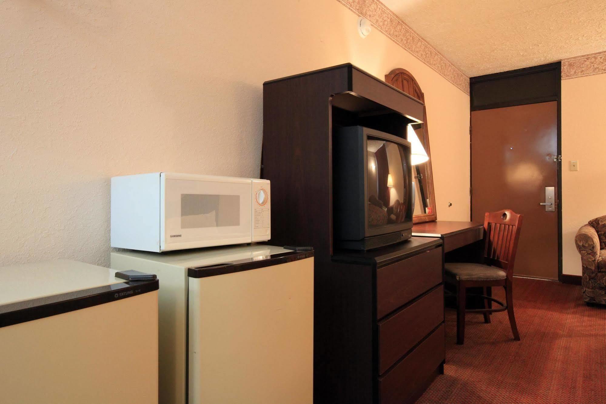 Americas Best Value Inn North Capital Raleigh Quarto foto